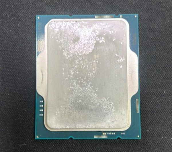 i9-14900K表面被液态金属腐蚀：Intel直接拒保！无话可说-第1张图片-拉菲红酒总代理加盟批发官网